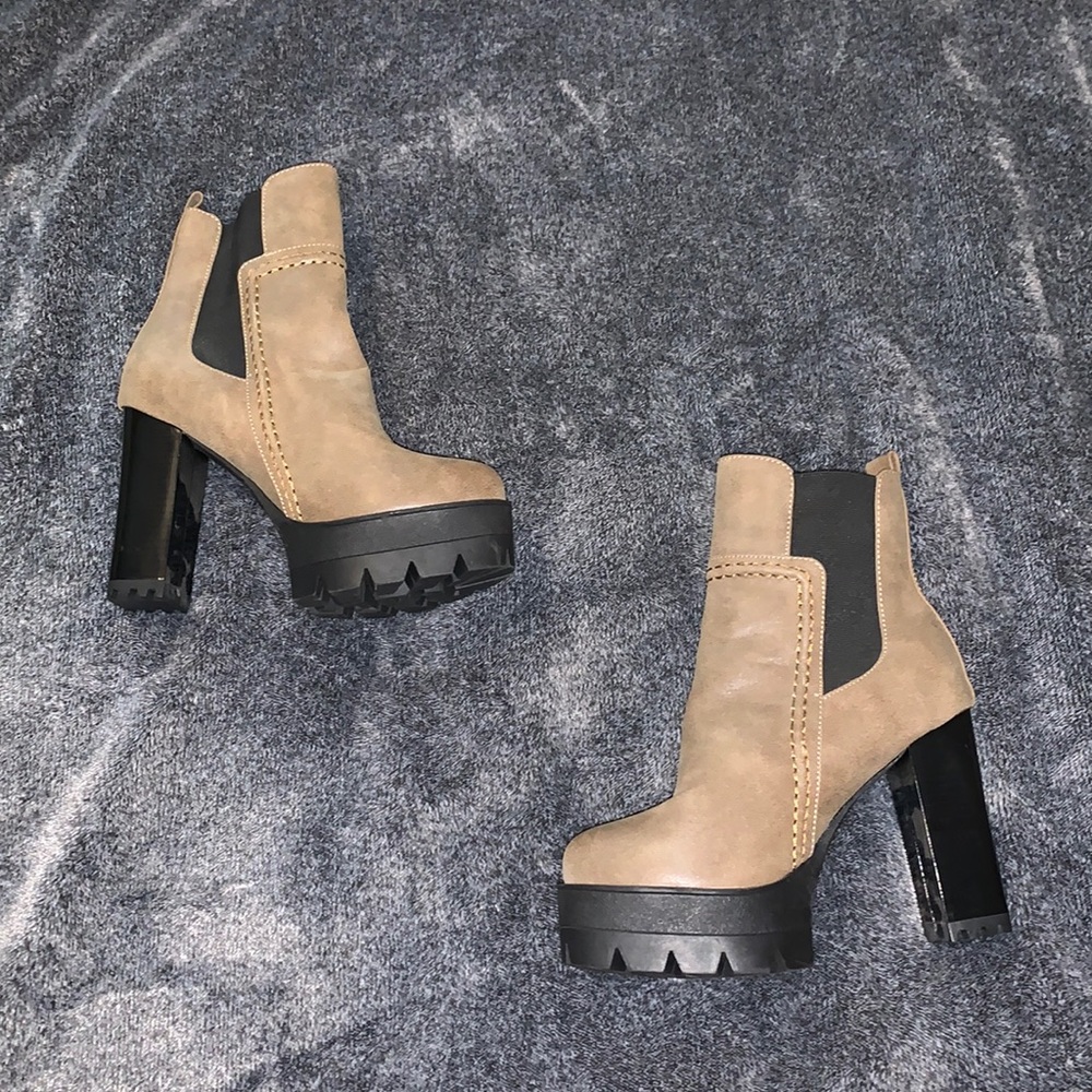 Platform ankle boots